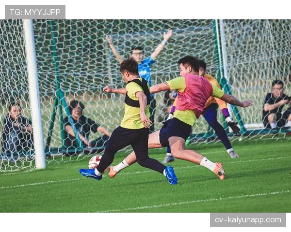 风暴队季前训练营举办家庭开放日，千余名球迷到场互动